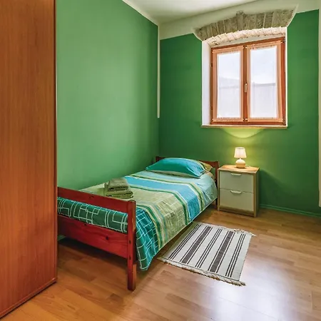 2 Bedroom Stunning In * Fazana