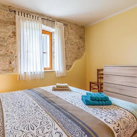 بيت للعطل 2 Bedroom Stunning In *