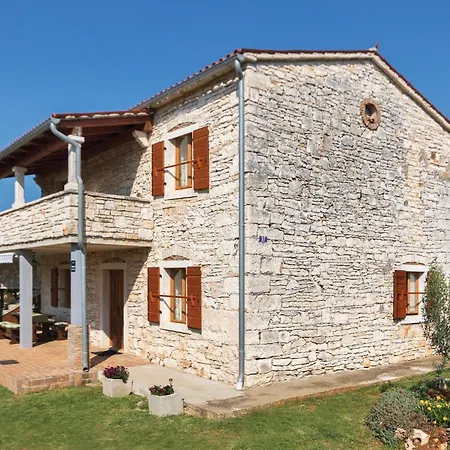 بيت للعطل 2 Bedroom Stunning In