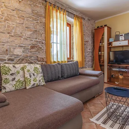 2 Bedroom Stunning In Fazana
